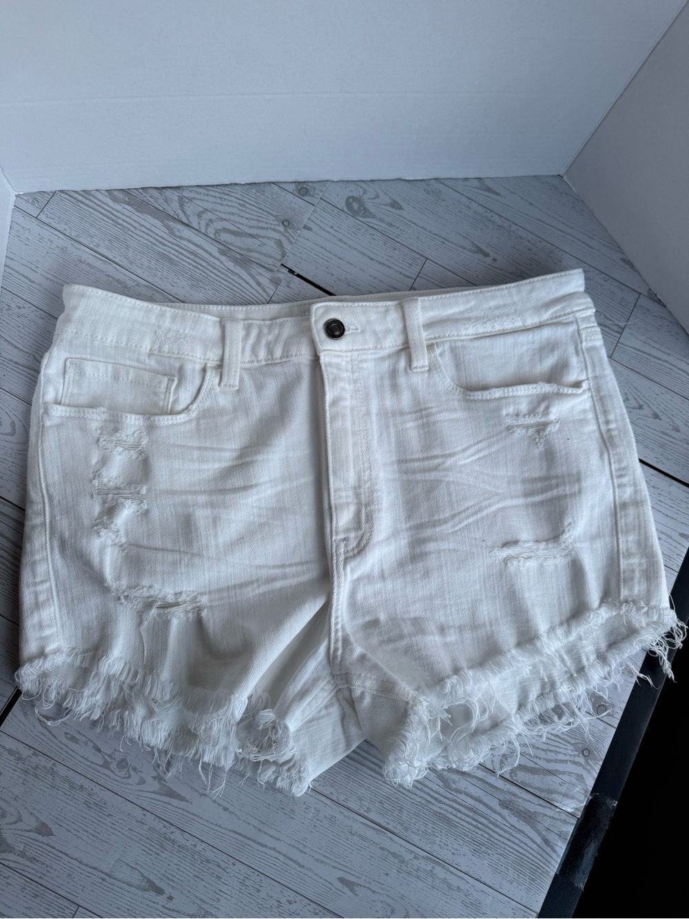 Studio White Distressed Fray-Hem Denim Shorts